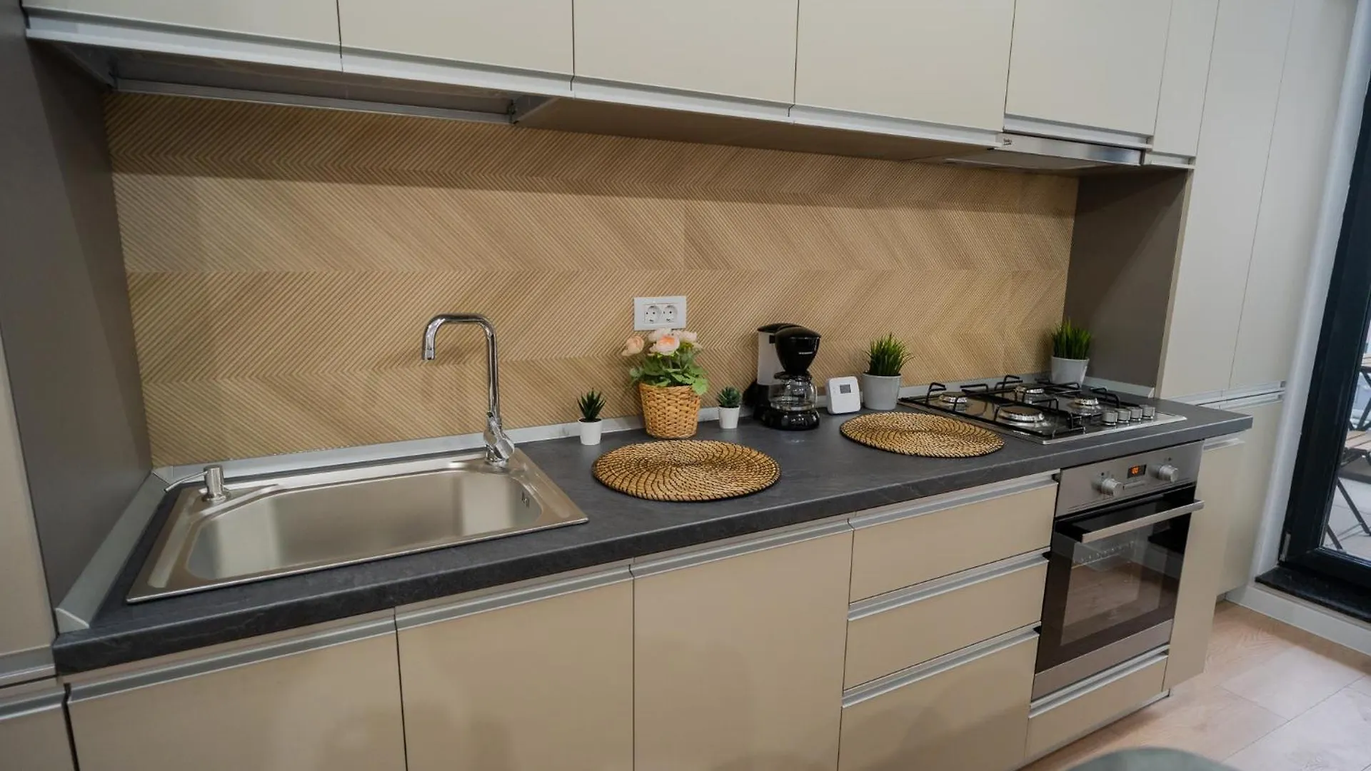 בוקרשט Amazing View Apartments - Iuliu Maniu & Politehnica Park 0*,  רומניה