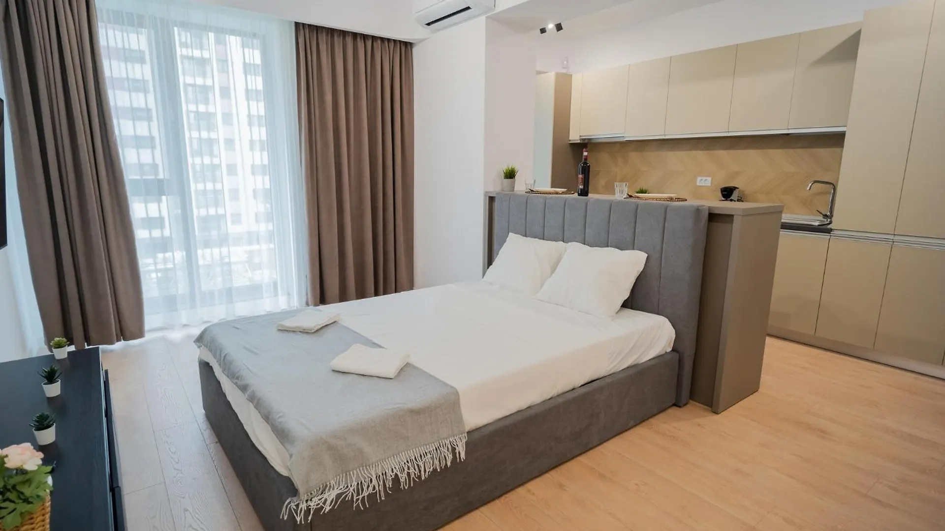 Amazing View Apartments - Iuliu Maniu & Politehnica Park Bucharest Romania