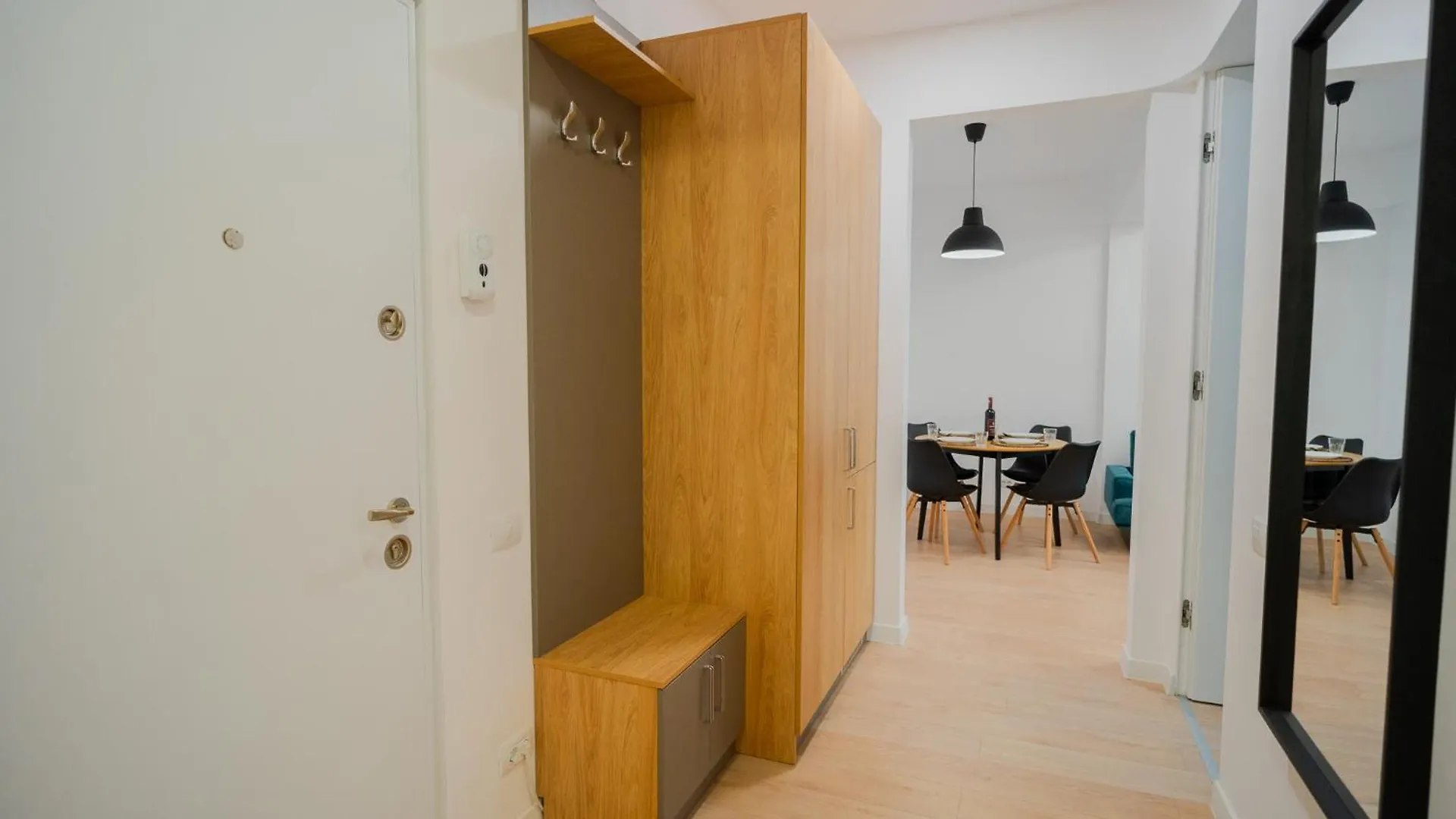Amazing View Apartments - Iuliu Maniu & Politehnica Park Bucharest