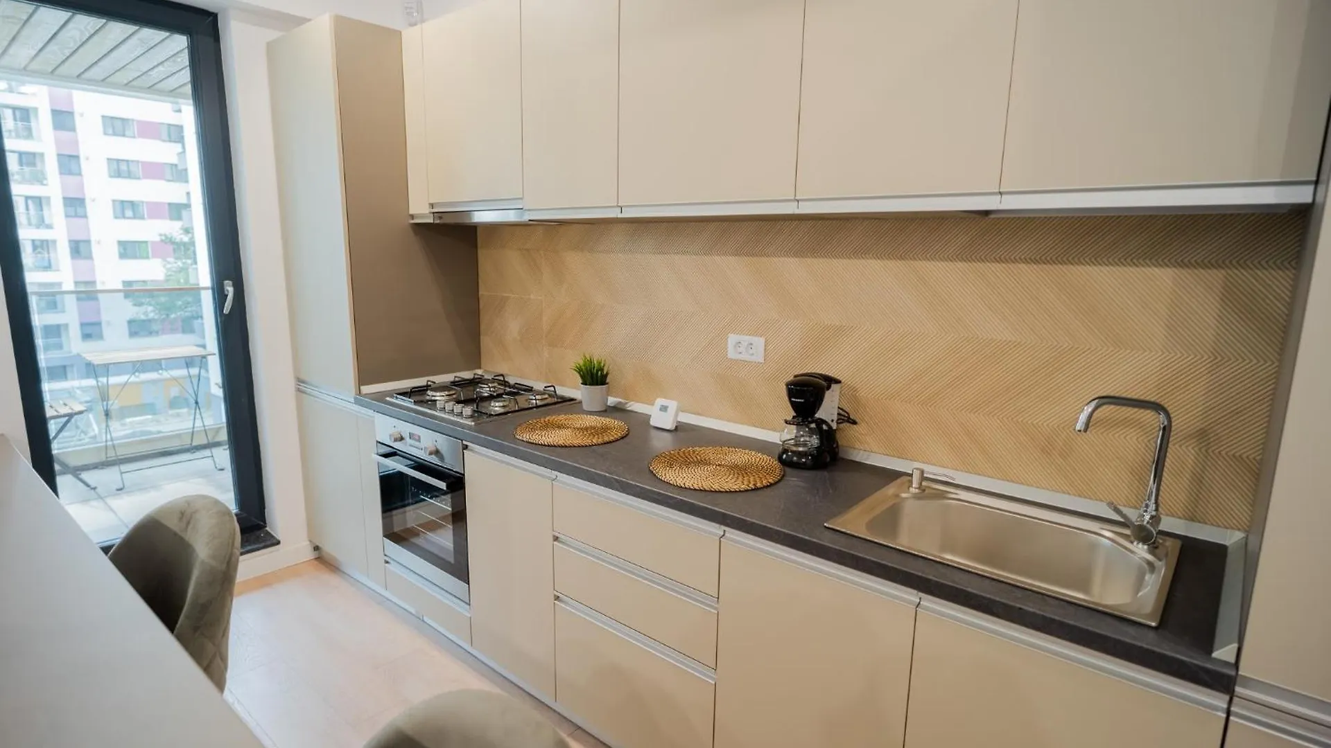 Amazing View Apartments - Iuliu Maniu & Politehnica Park Bucharest 0*,