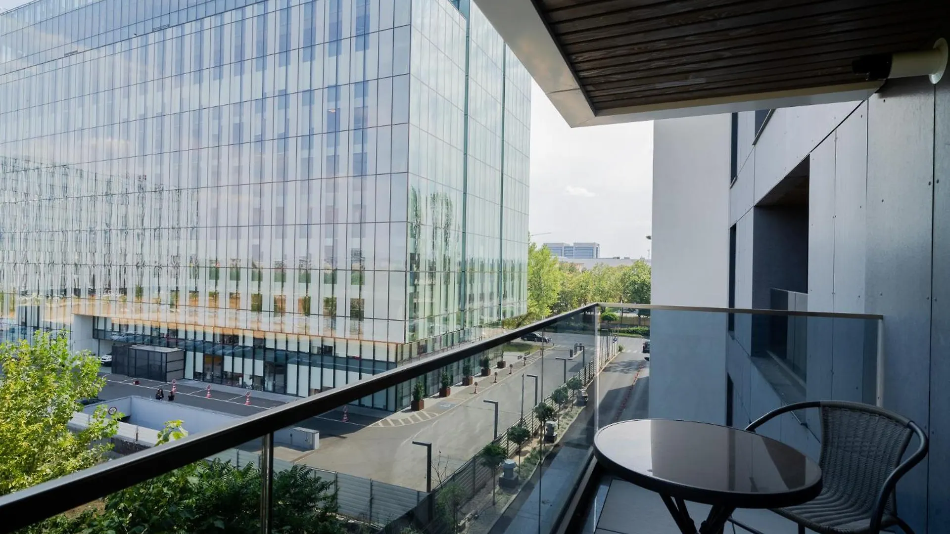 Amazing View Apartments - Iuliu Maniu & Politehnica Park Bucharest