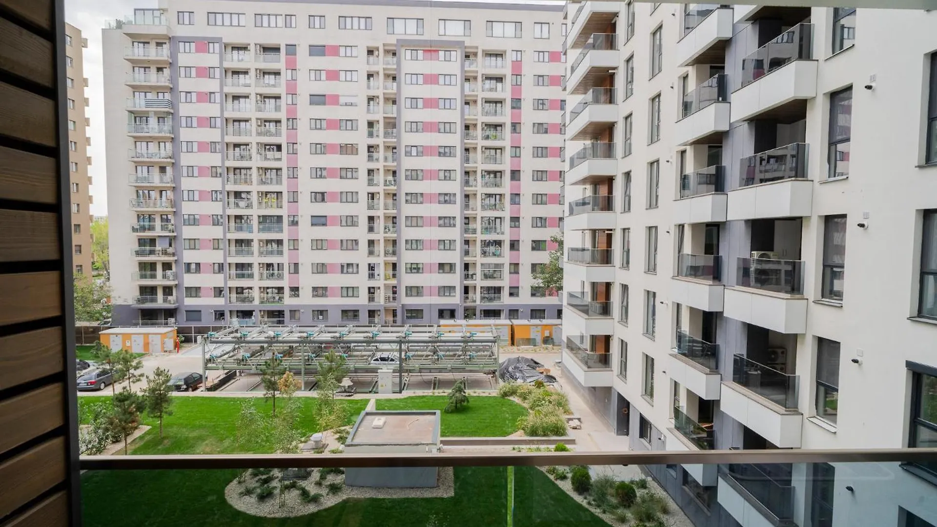 Amazing View Apartments - Iuliu Maniu & Politehnica Park Bucharest